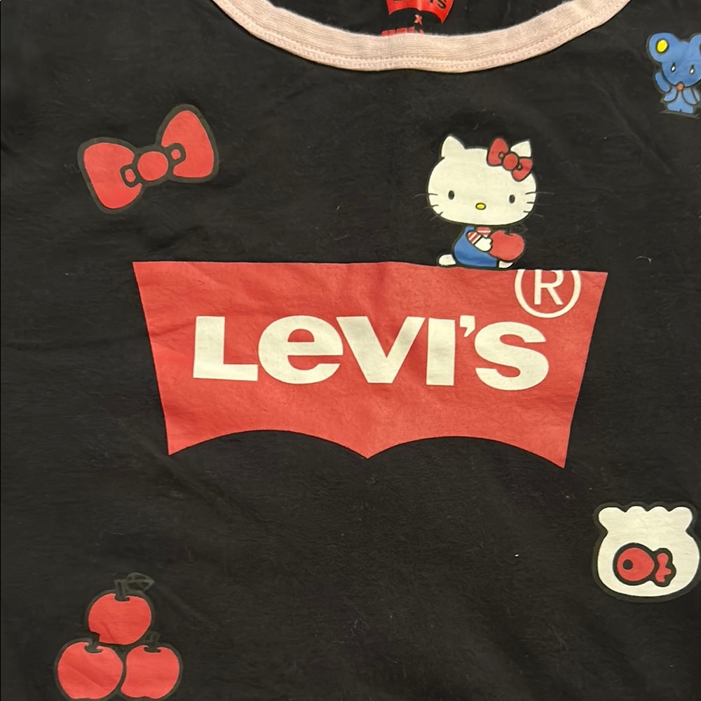 Levi's X Hello Kitty T-Shirt (Girls XL) - Picture 2 of 5
